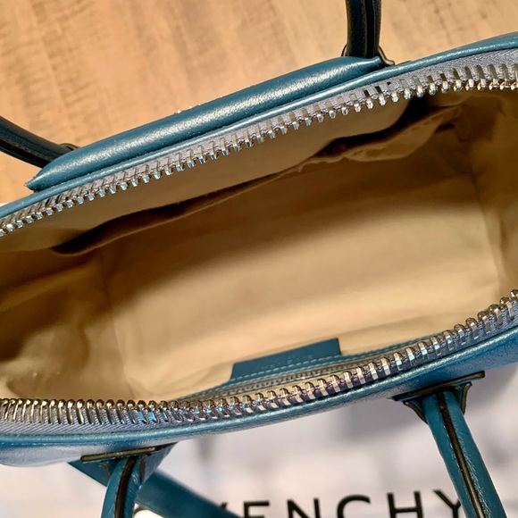 GIVENCHY ANTIGONA SMALL - Picture 8 of 14